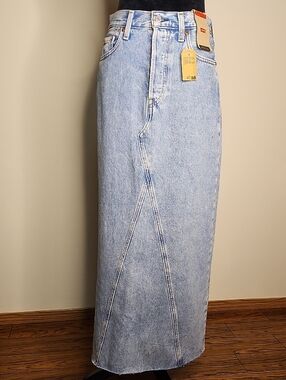 Levi’s Size 27 High Waisted Light Wash Denim Maxi Skirt | Y2K Long Jean Skirt D